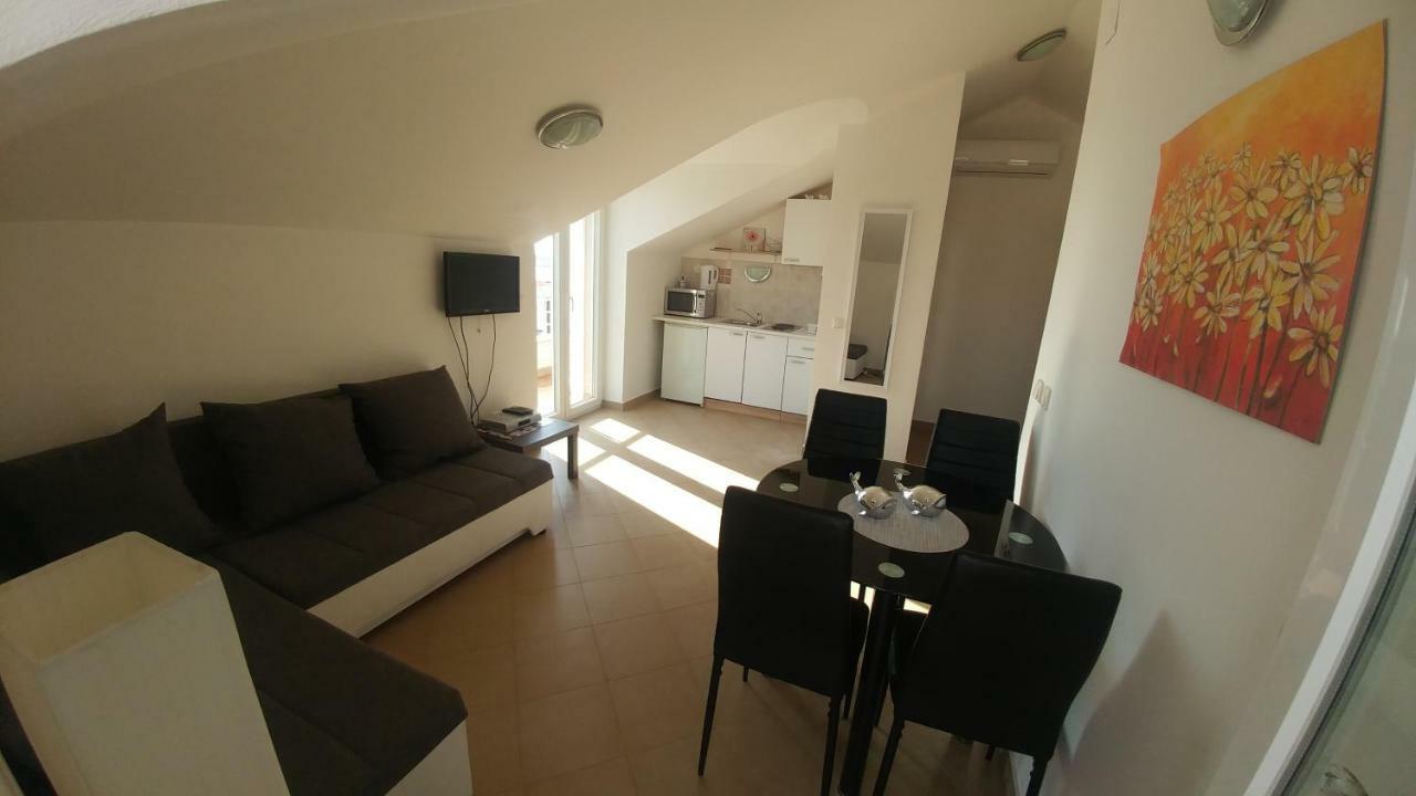 Apartment Star Novalja Bagian luar foto