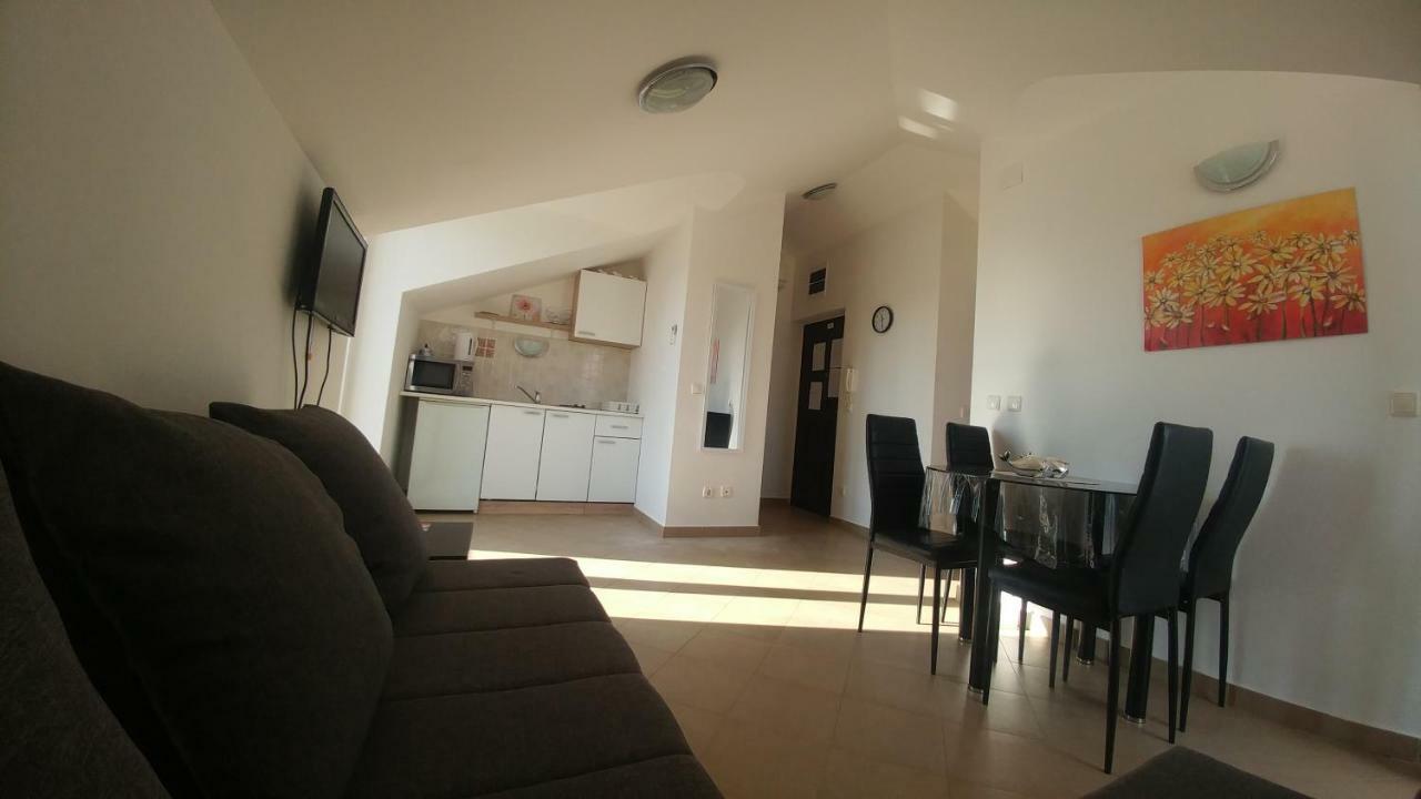 Apartment Star Novalja Bagian luar foto